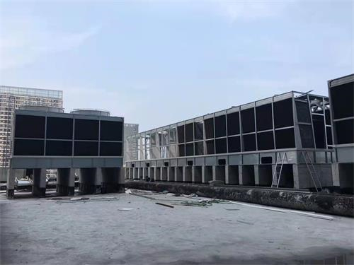 減壓閉式冷卻塔的運用場合以及結(jié)構(gòu)的*大亮點(冷卻塔機組的工作原理圖)